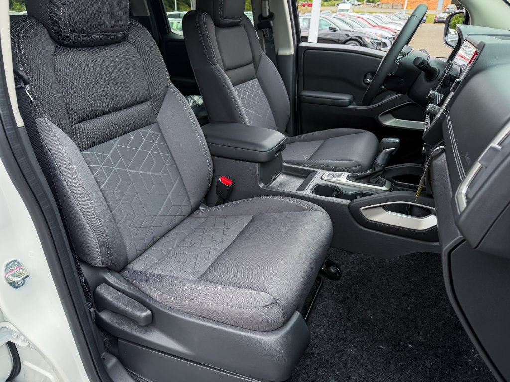 2027 Nissan Frontier SV