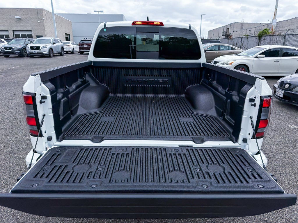 2027 Nissan Frontier SV