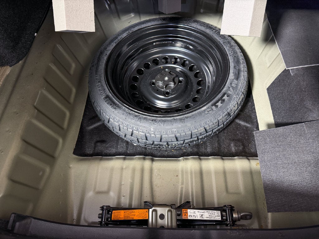 2024 Nissan Versa 1.6 SV
