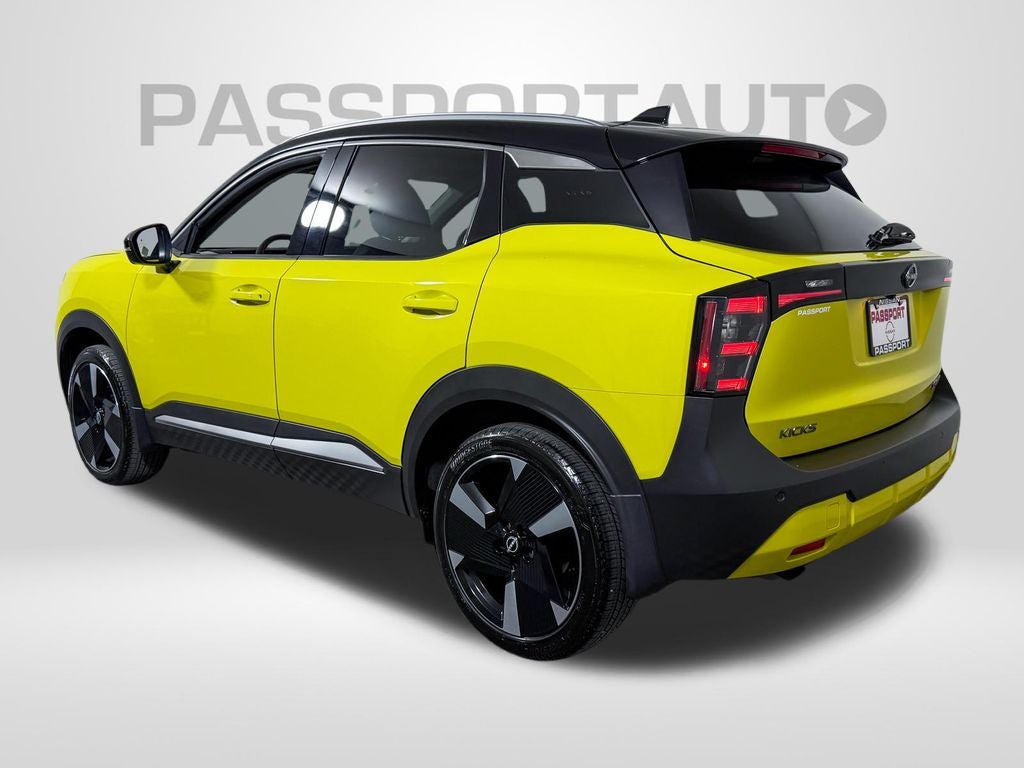 2025 Nissan Kicks SR