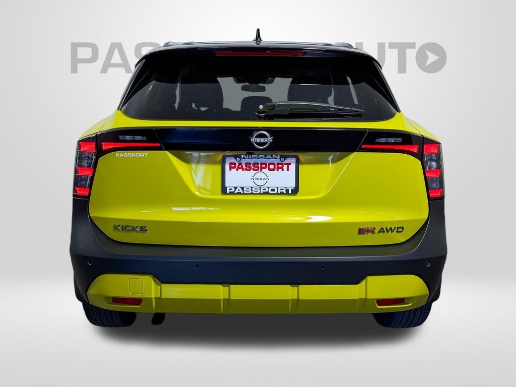 2025 Nissan Kicks SR