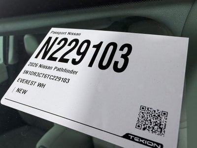 2026 Nissan Pathfinder SL