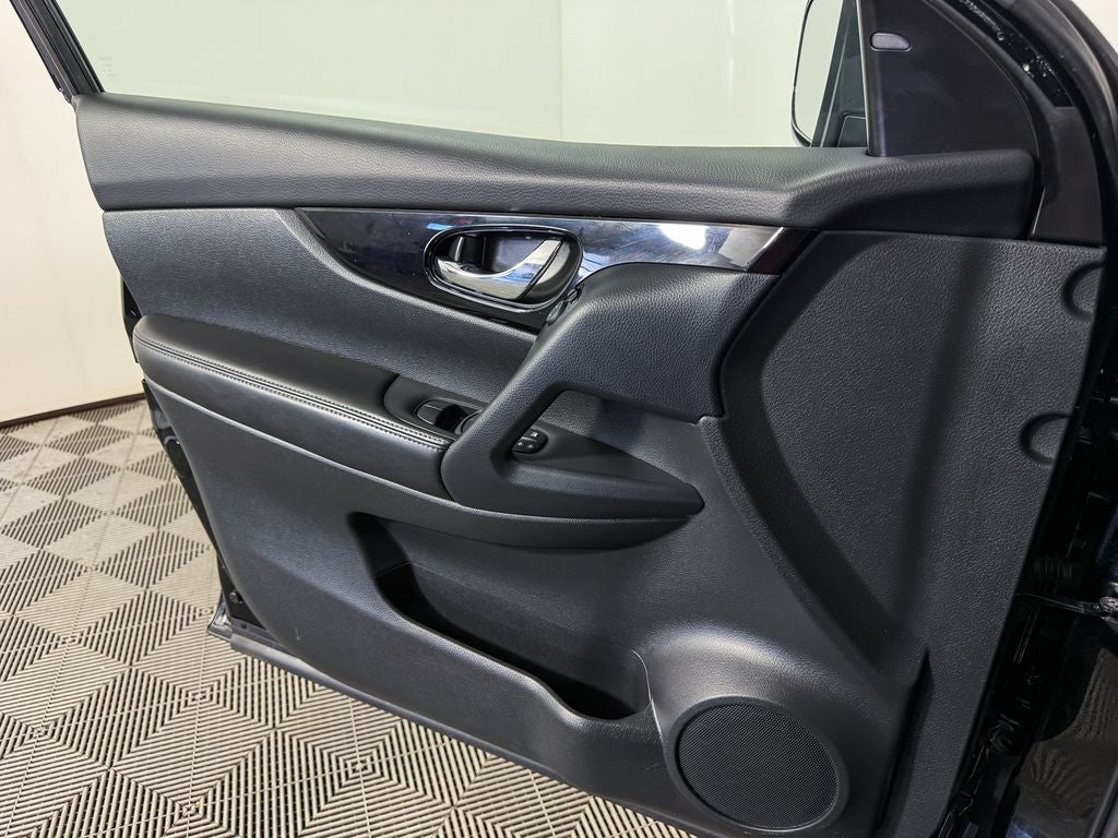 2022 Nissan Rogue Sport SV