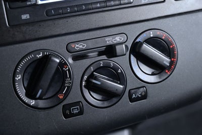 2012 Nissan Versa 1.8 SL