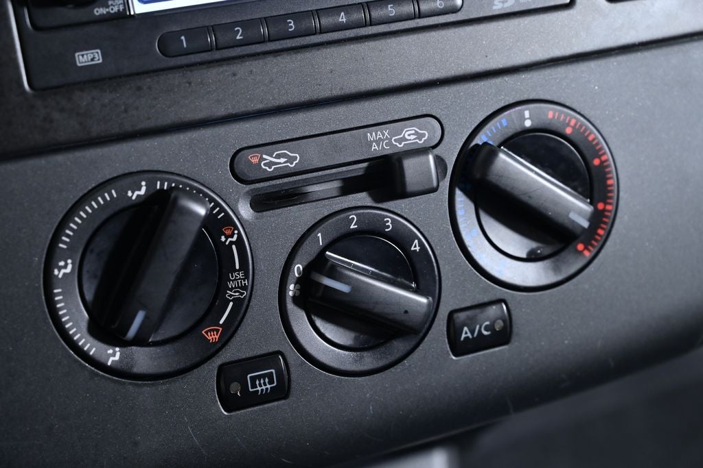 2012 Nissan Versa 1.8 SL