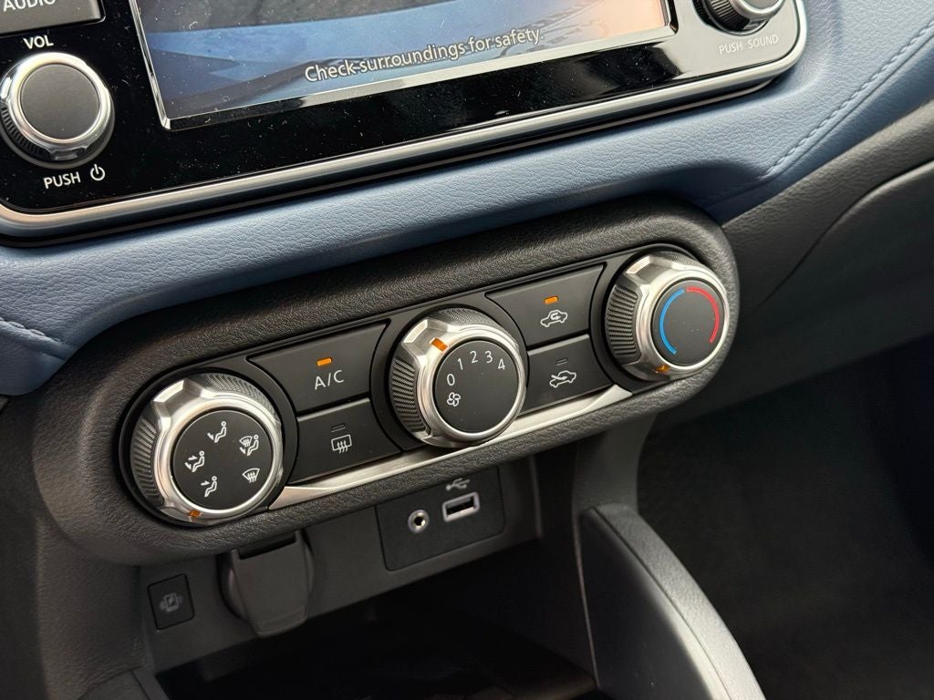 2025 Nissan Versa 1.6 SV