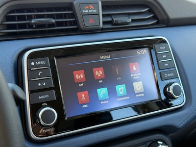 2025 Nissan Versa 1.6 SV