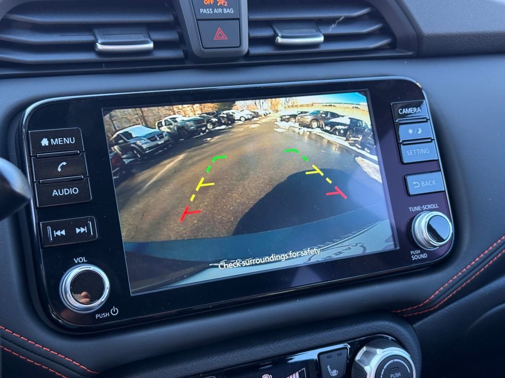 2025 Nissan Versa 1.6 SR