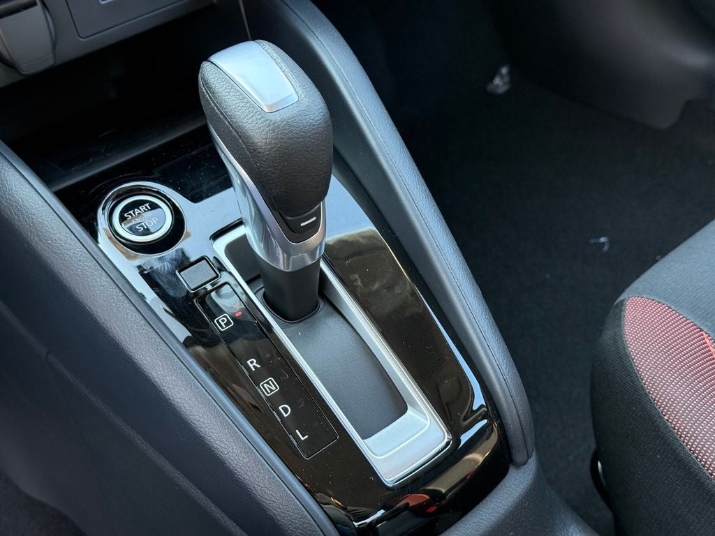 2025 Nissan Versa 1.6 SR