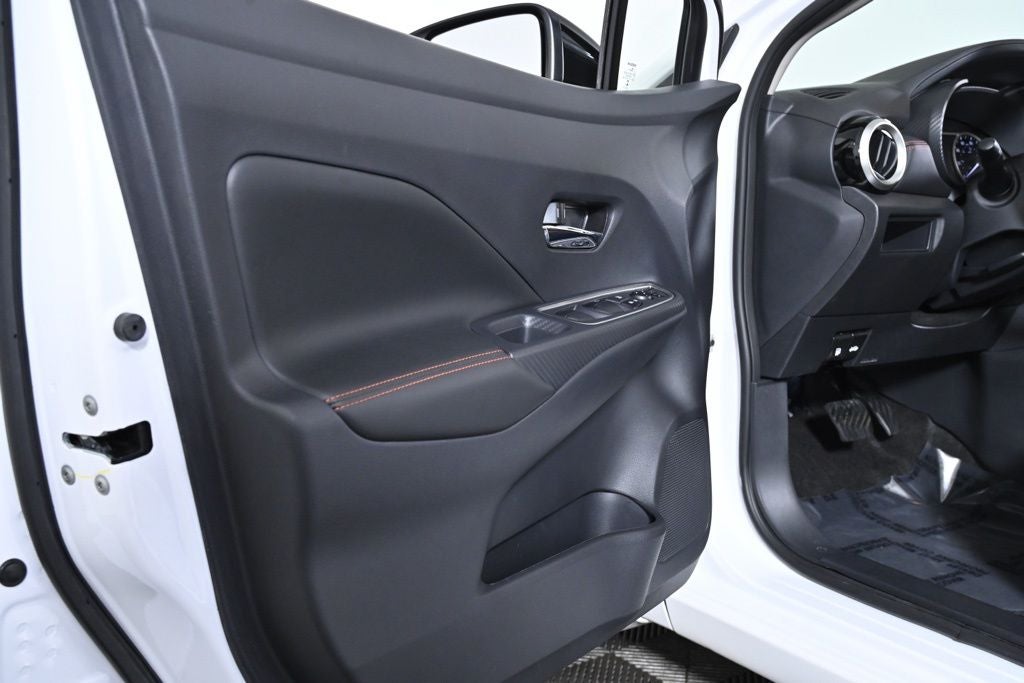 2025 Nissan Versa 1.6 SR Nissan Certified