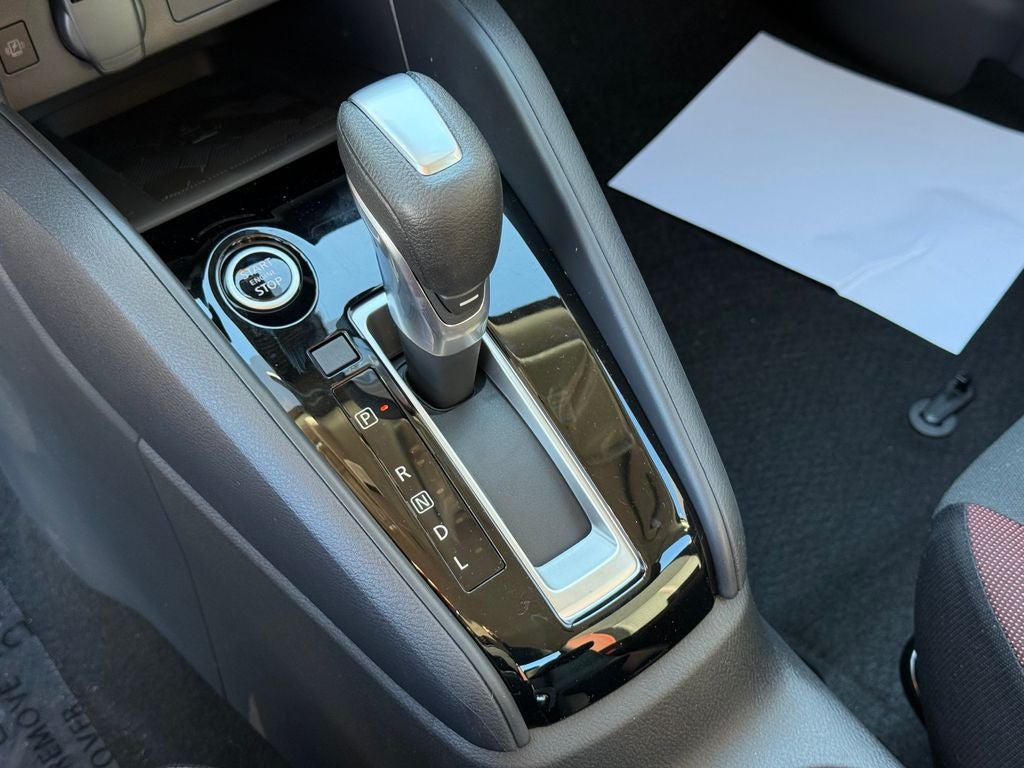 2025 Nissan Versa 1.6 SR