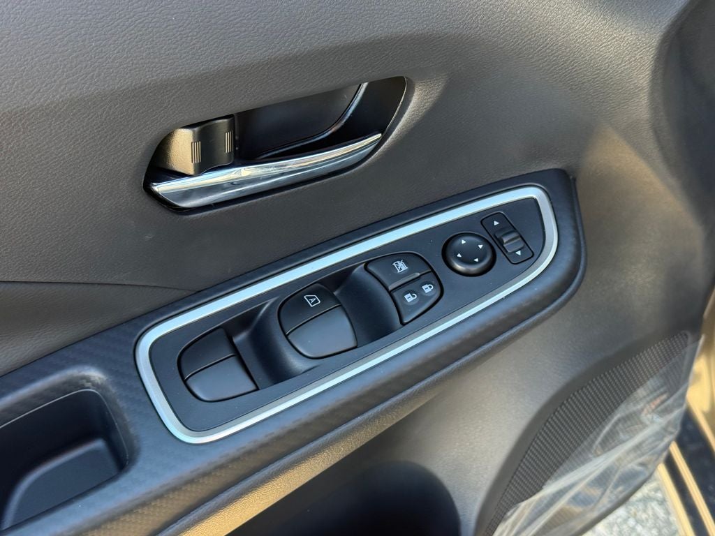 2025 Nissan Versa 1.6 SR