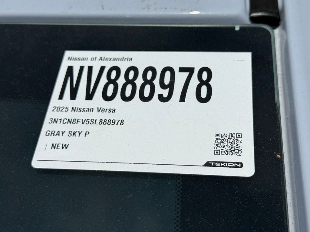 2025 Nissan Versa 1.6 SR