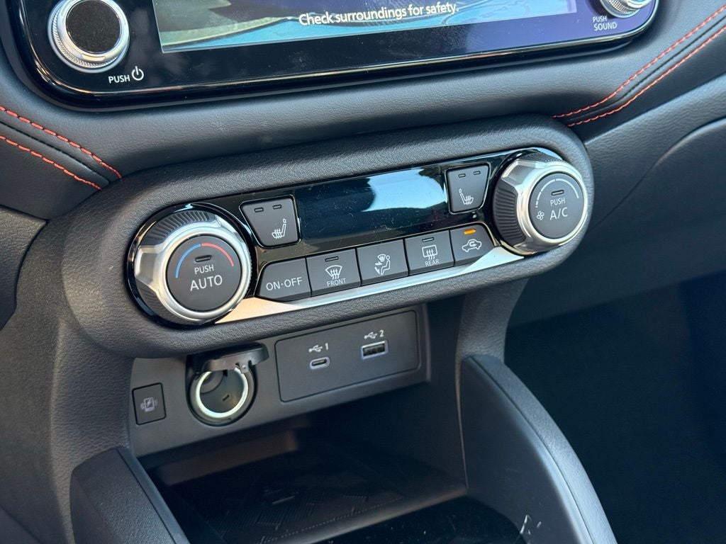 2025 Nissan Versa 1.6 SR