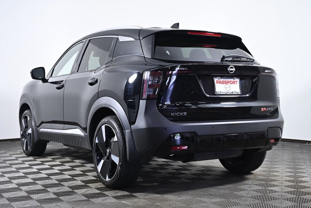 2025 Nissan Kicks SR