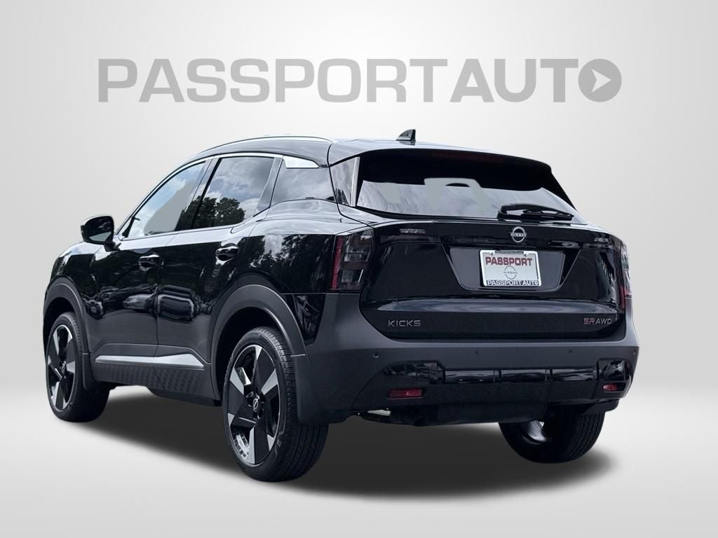 2025 Nissan Kicks SR