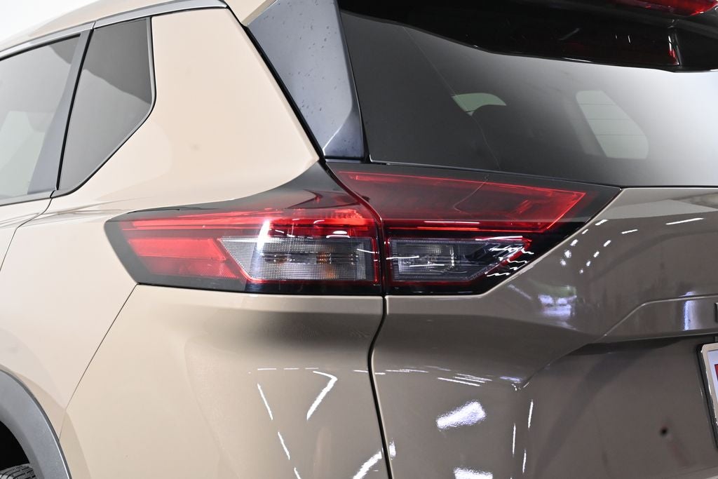 2024 Nissan Rogue SV Nissan Certified