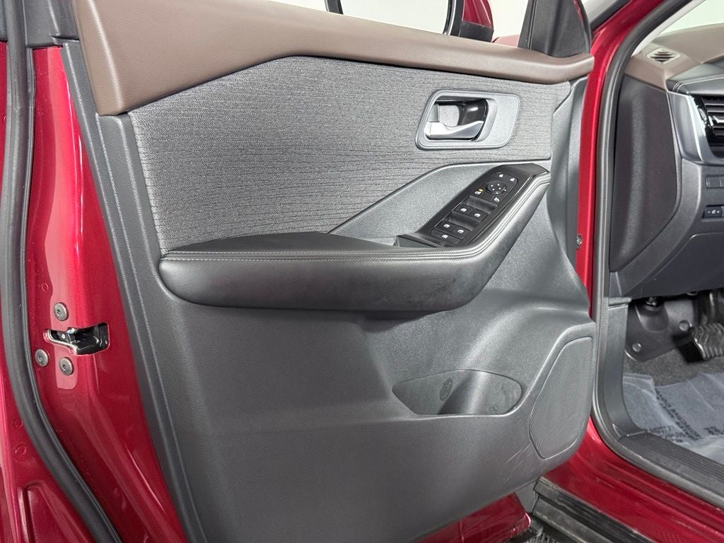 2023 Nissan Rogue SV Nissan Certified