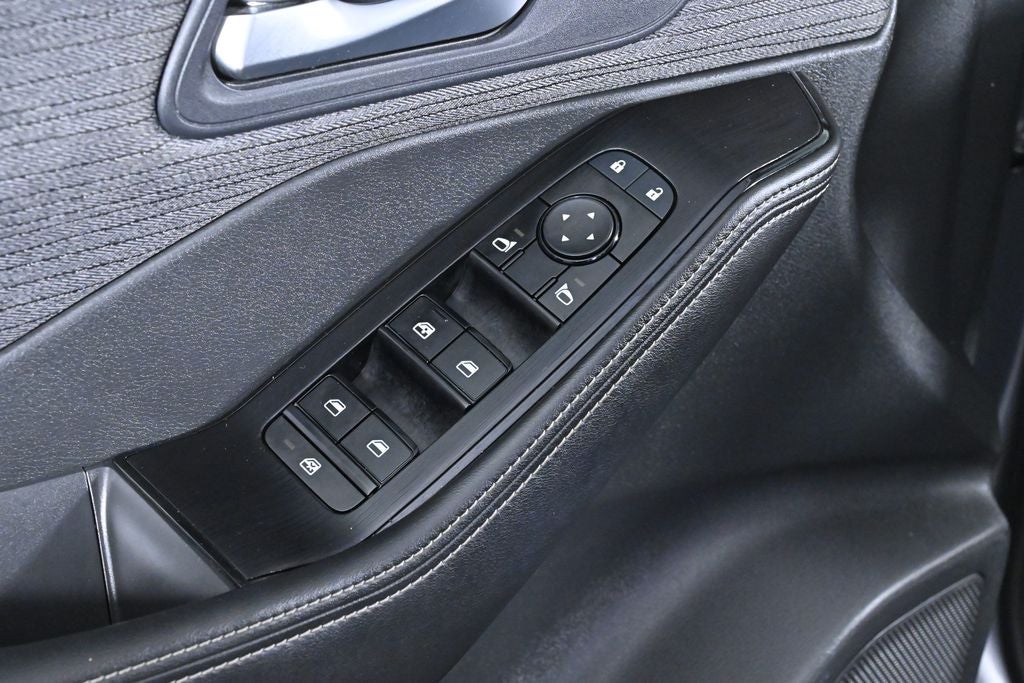 2022 Nissan Rogue SV Nissan Certified