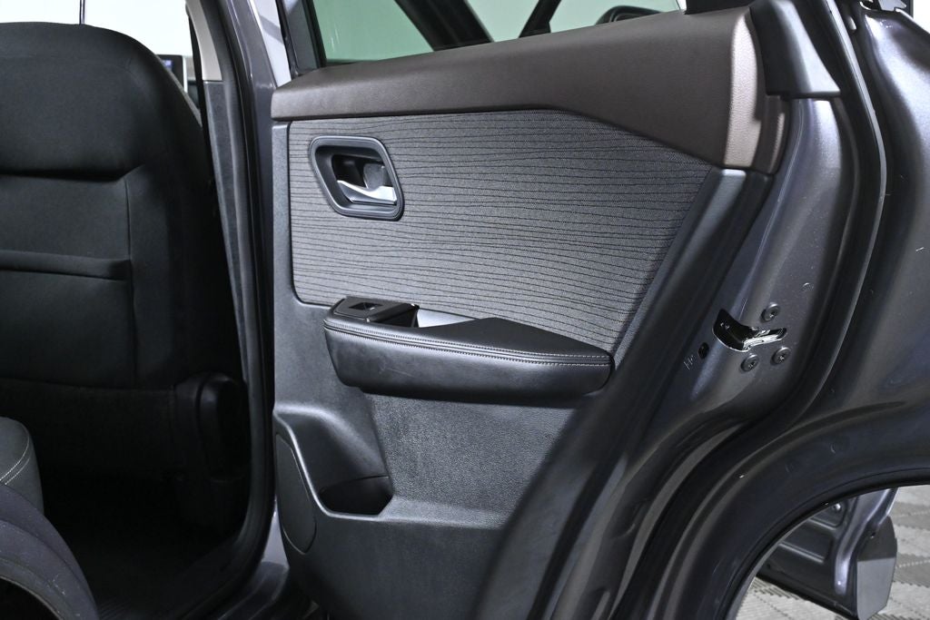 2022 Nissan Rogue SV Nissan Certified