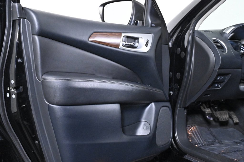 2020 Nissan Pathfinder Platinum