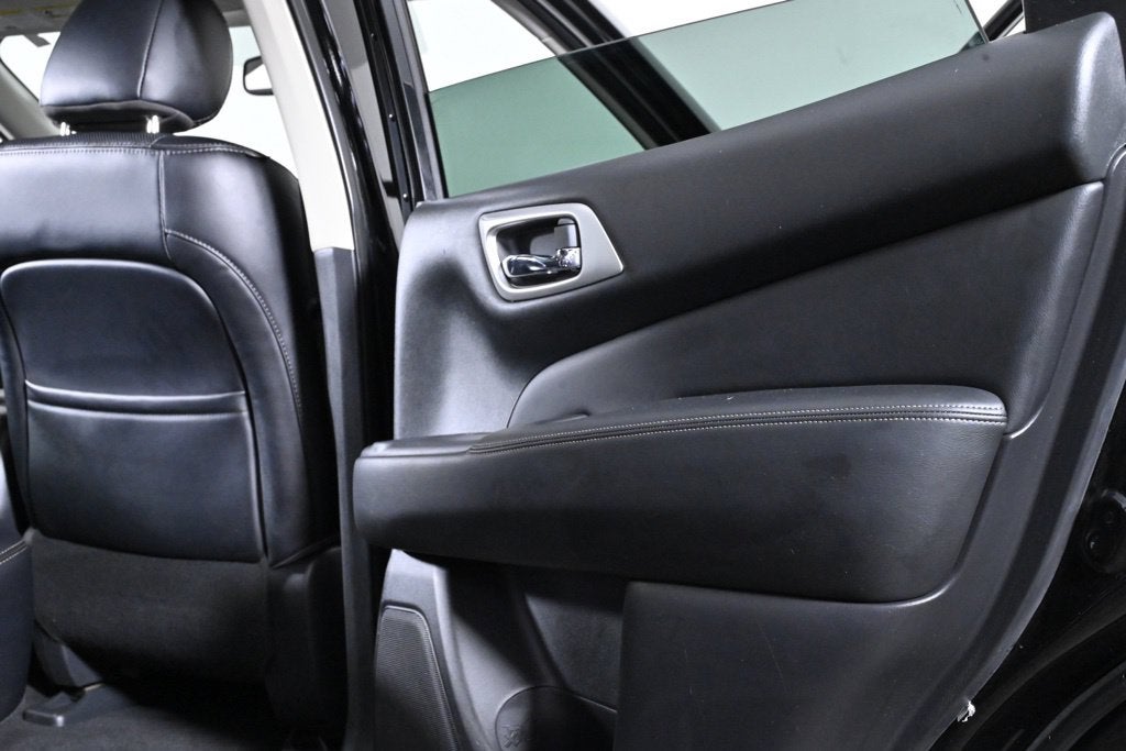 2020 Nissan Pathfinder Platinum