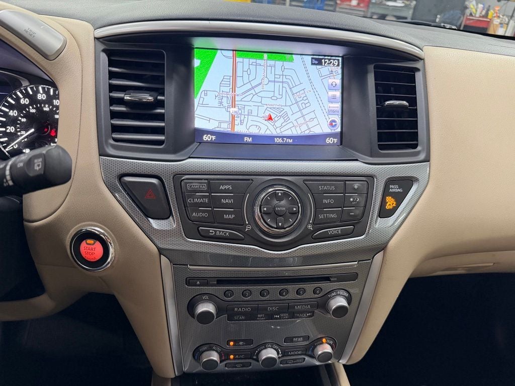 2017 Nissan Pathfinder SL