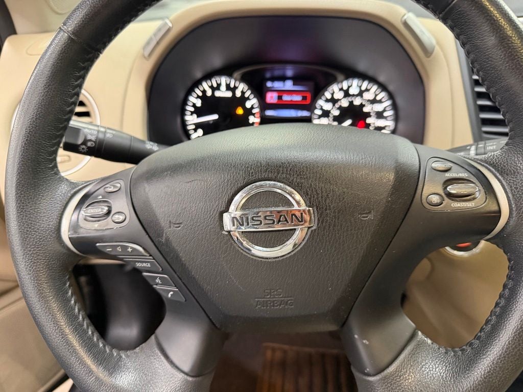 2017 Nissan Pathfinder SL