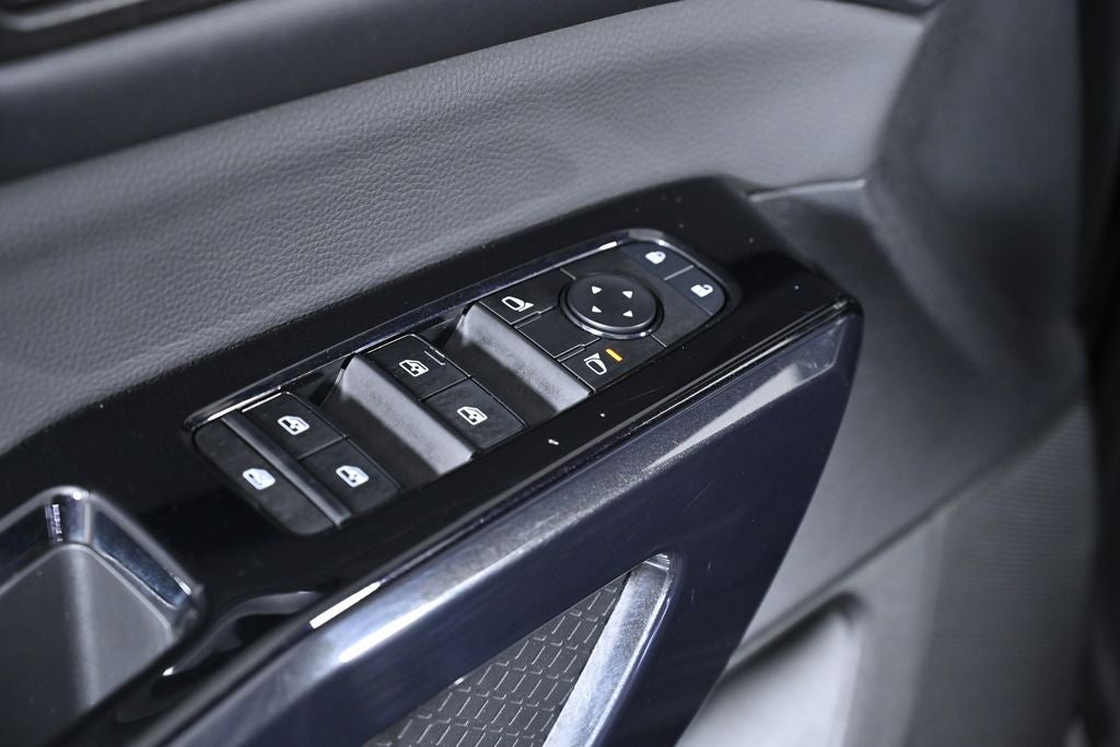 2022 Nissan Pathfinder S