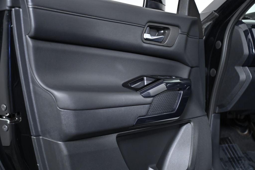 2022 Nissan Pathfinder S