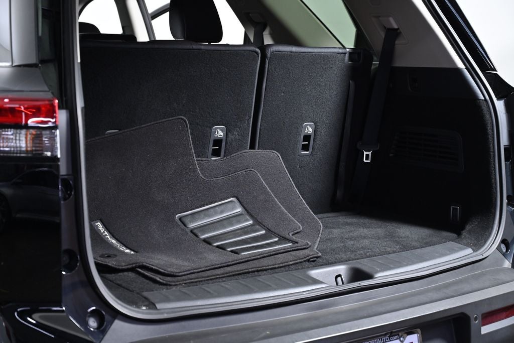 2022 Nissan Pathfinder S