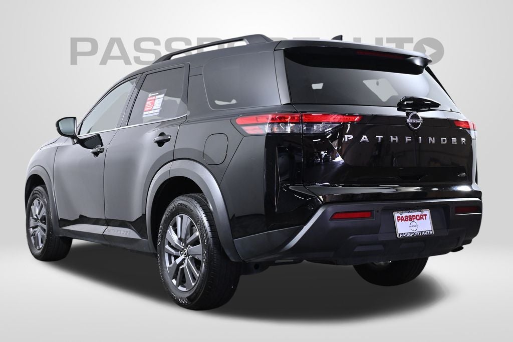 2025 Nissan Pathfinder SV