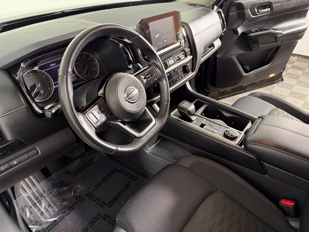 2022 Nissan Pathfinder SV Nissan Certified
