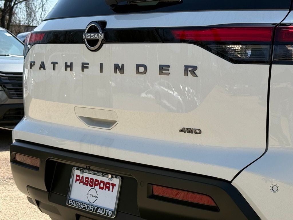 2026 Nissan Pathfinder SV