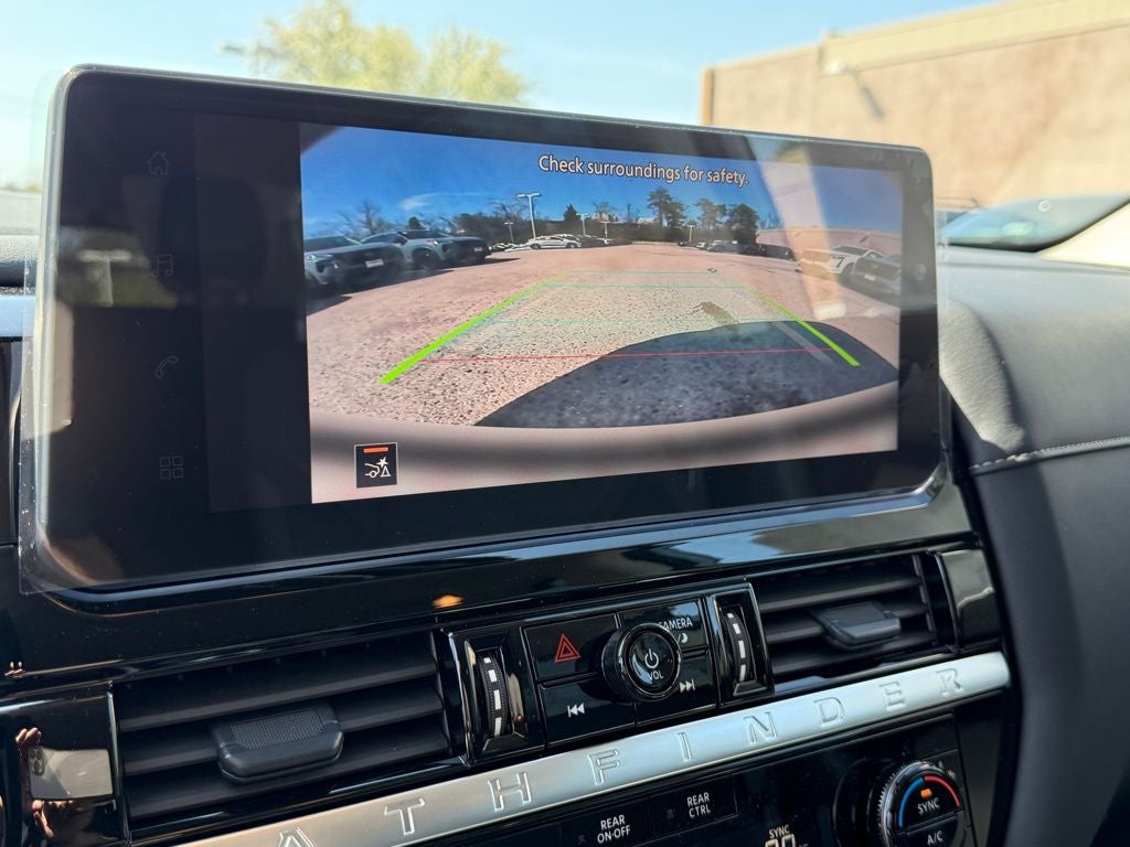 2026 Nissan Pathfinder SV