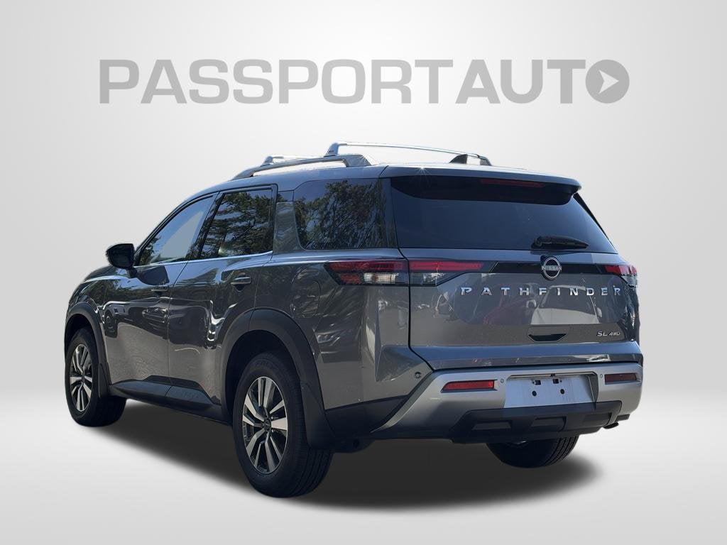 2022 Nissan Pathfinder SL