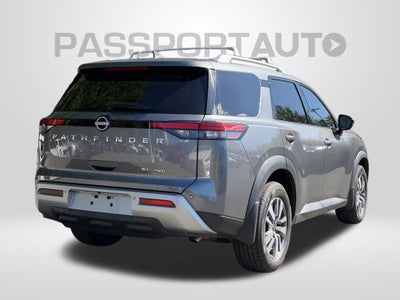 2022 Nissan Pathfinder SL