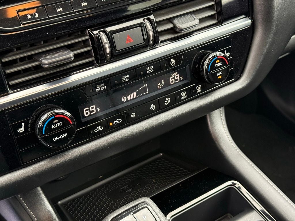 2023 Nissan Pathfinder SL Premium Nissan Certified