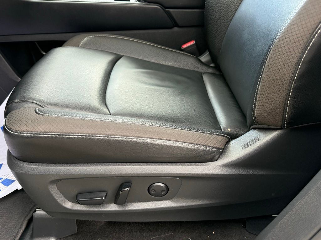 2023 Nissan Pathfinder SL Premium Nissan Certified