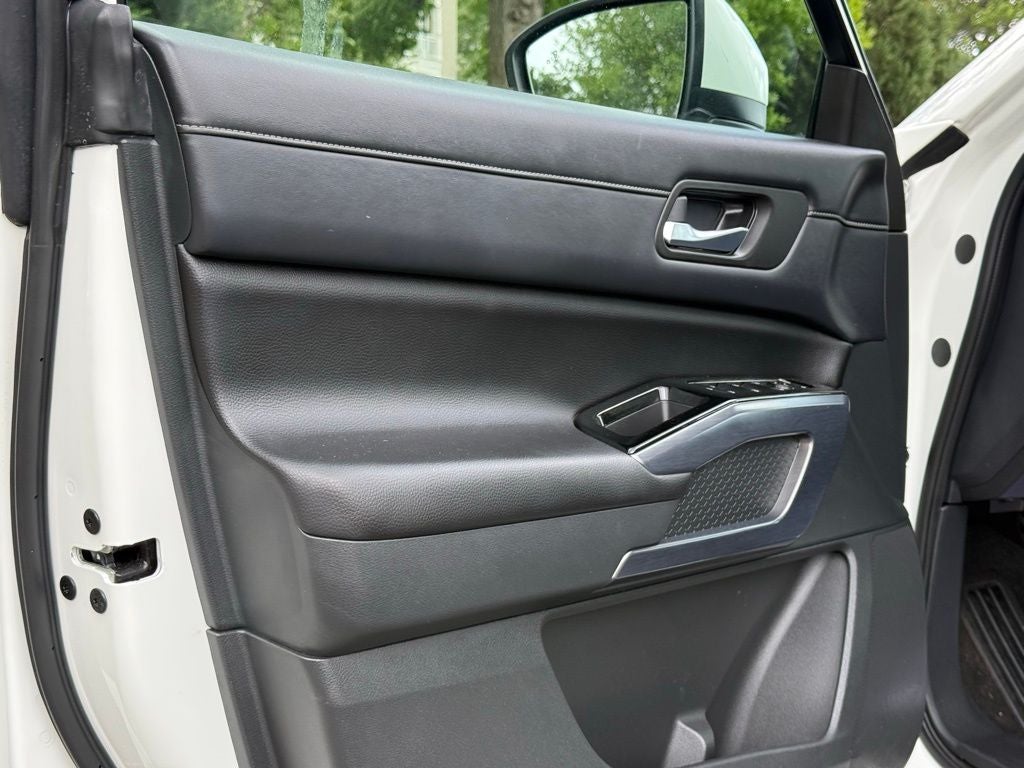 2023 Nissan Pathfinder SL Premium Nissan Certified