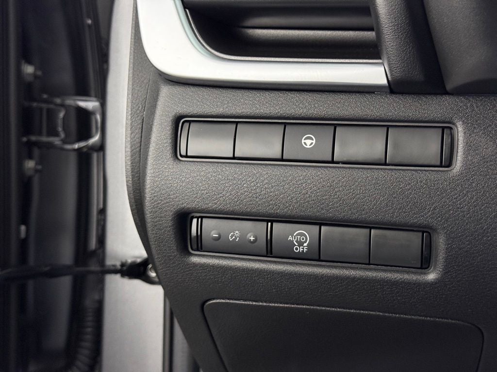 2023 Nissan Rogue SV Nissan Certified