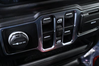 2020 Jeep Wrangler Unlimited Sahara Altitude