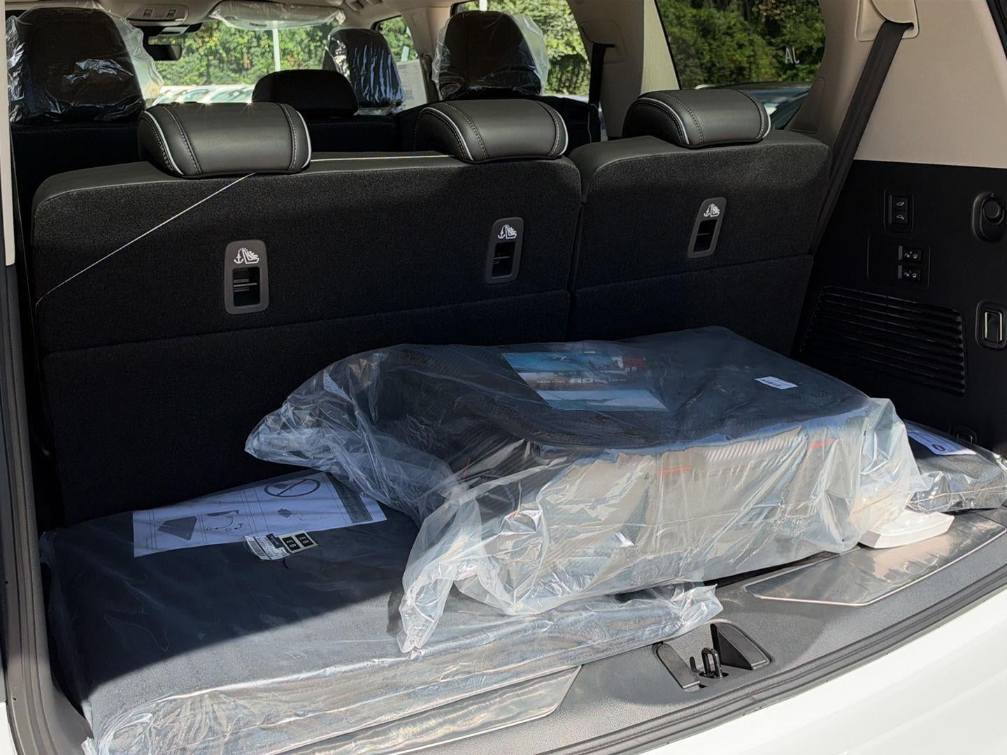 2027 INFINITI QX80 LUXE