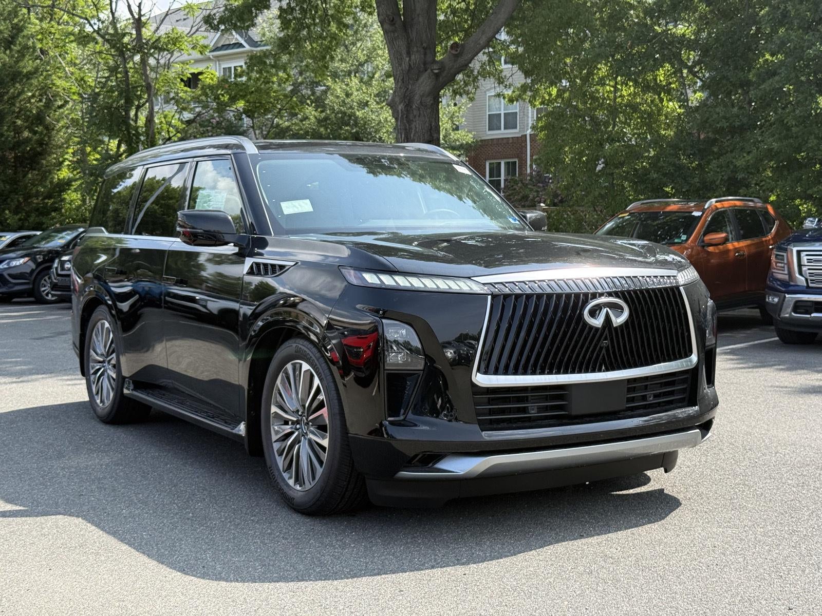 2026 INFINITI QX80 LUXE
