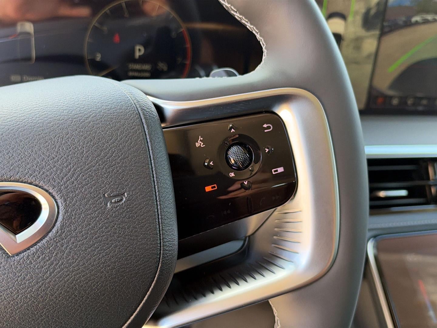 2027 INFINITI QX80 LUXE