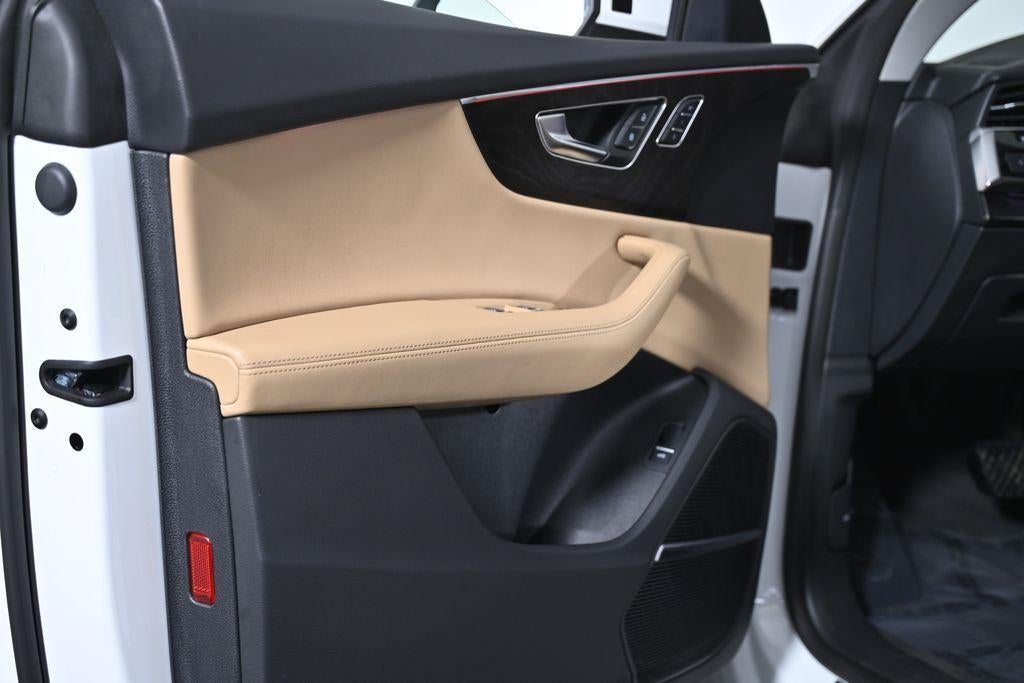 2023 Audi Q8 Premium Plus