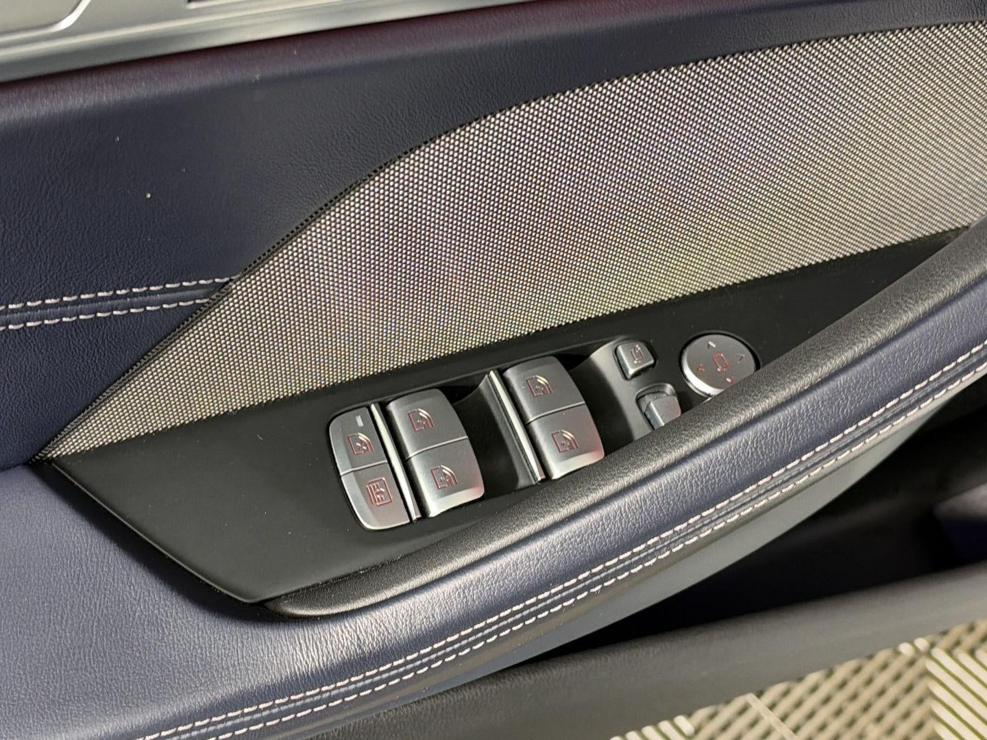 2022 BMW 8 Series 840i