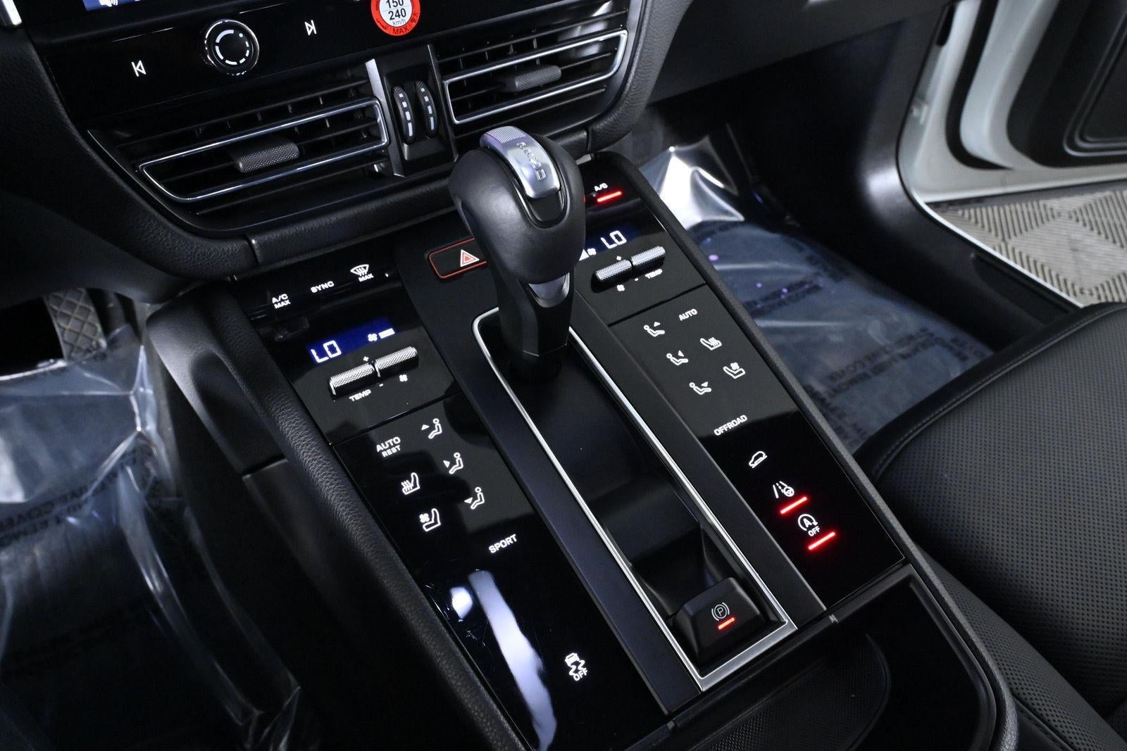 2024 Porsche Macan AWD