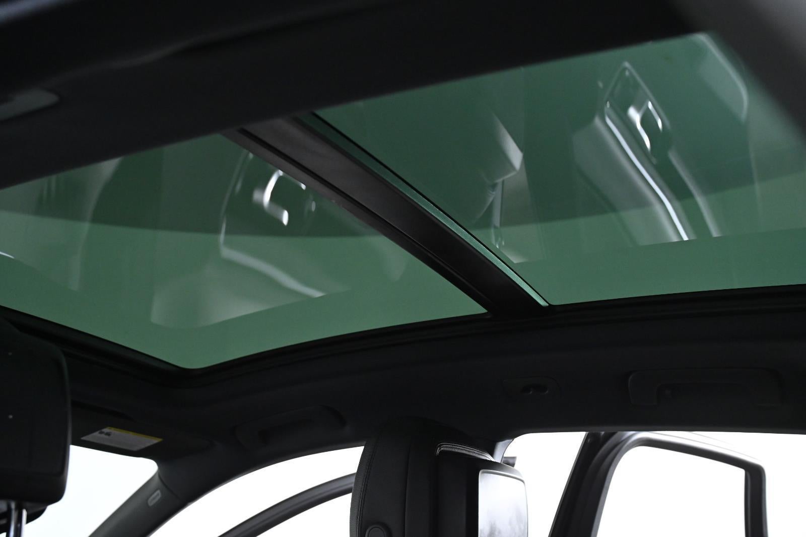 2022 Porsche Macan AWD