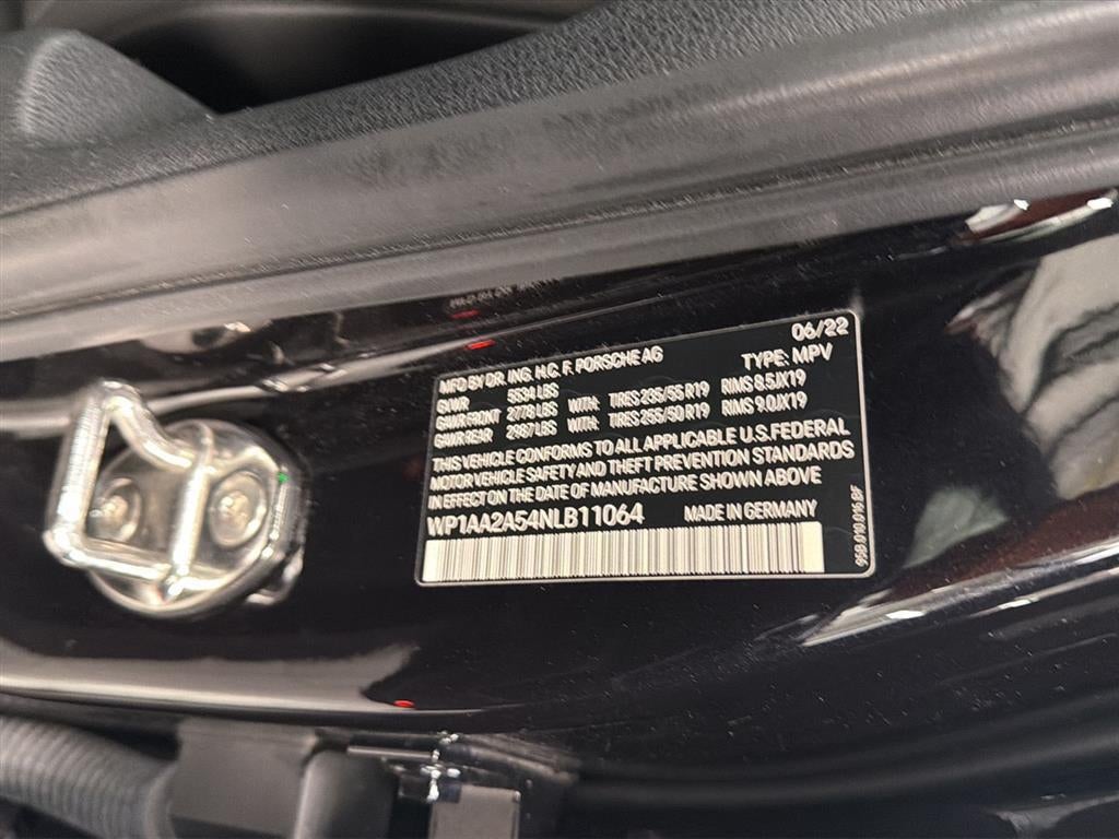 2022 Porsche Macan AWD